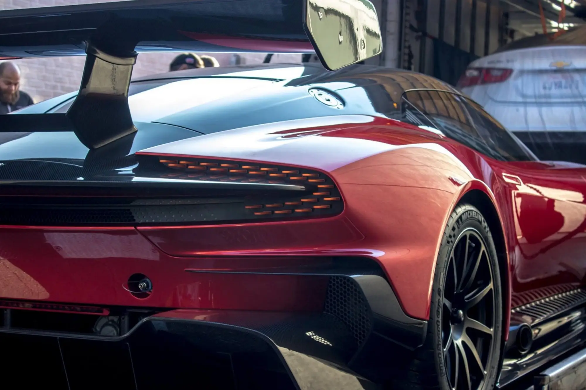 Aston Martin Vulcan rossa - 21