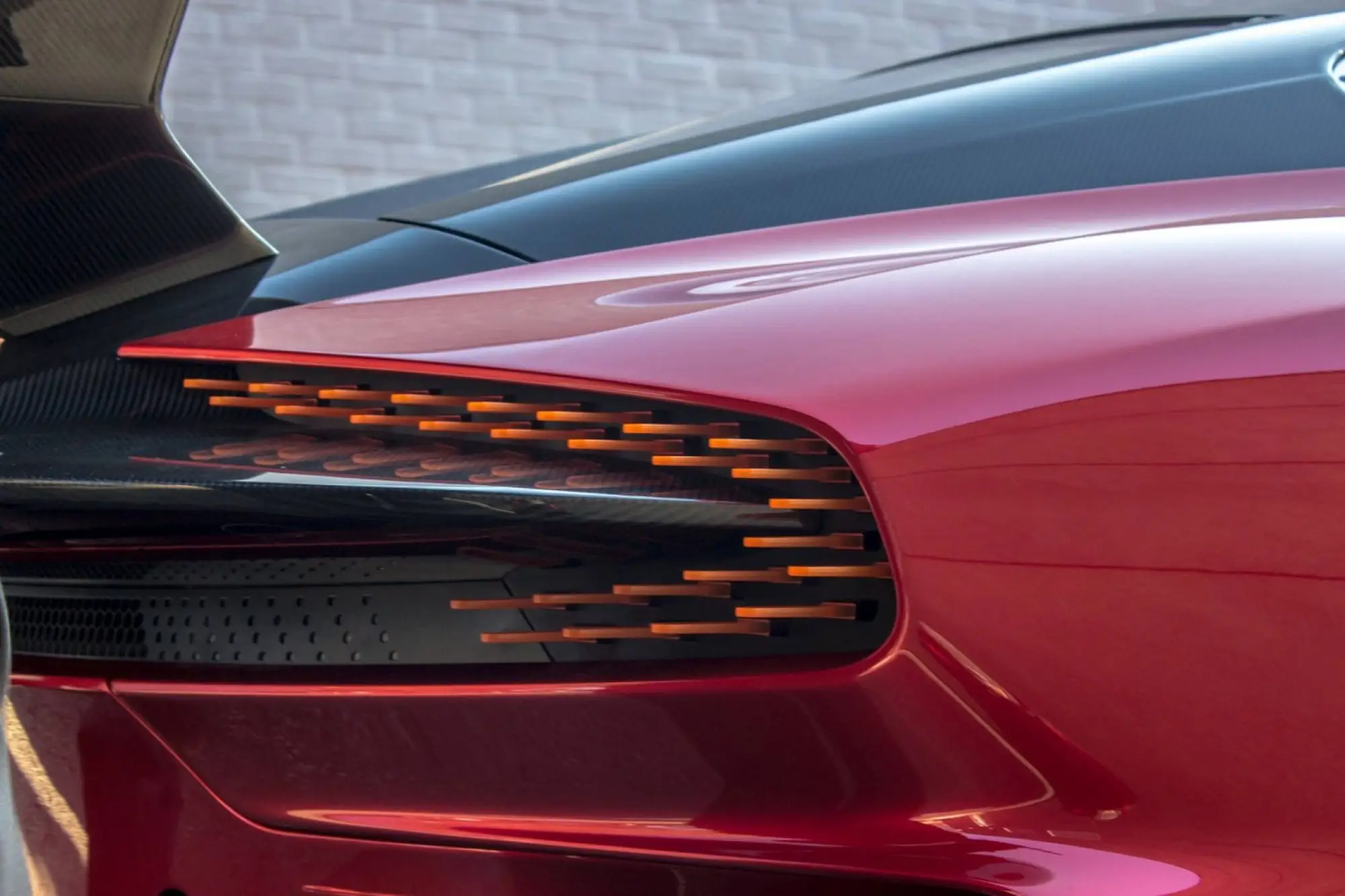 Aston Martin Vulcan rossa - 22