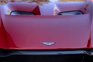 Aston Martin Vulcan rossa