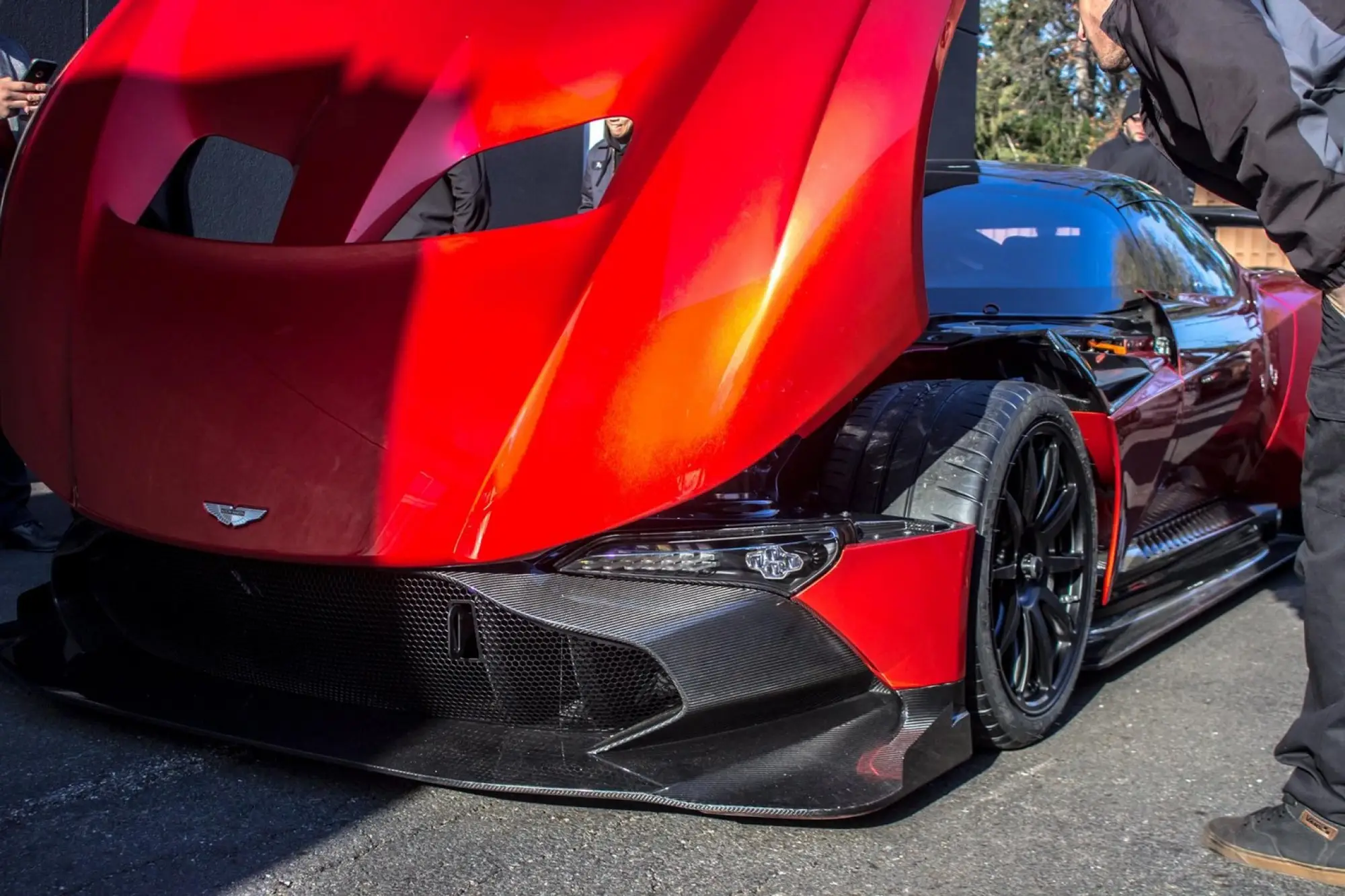 Aston Martin Vulcan rossa - 38