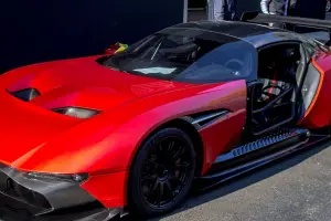 Aston Martin Vulcan rossa - 6