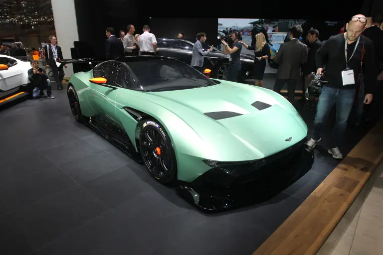 Aston Martin Vulcan - Salone di Ginevra 2015 - 1