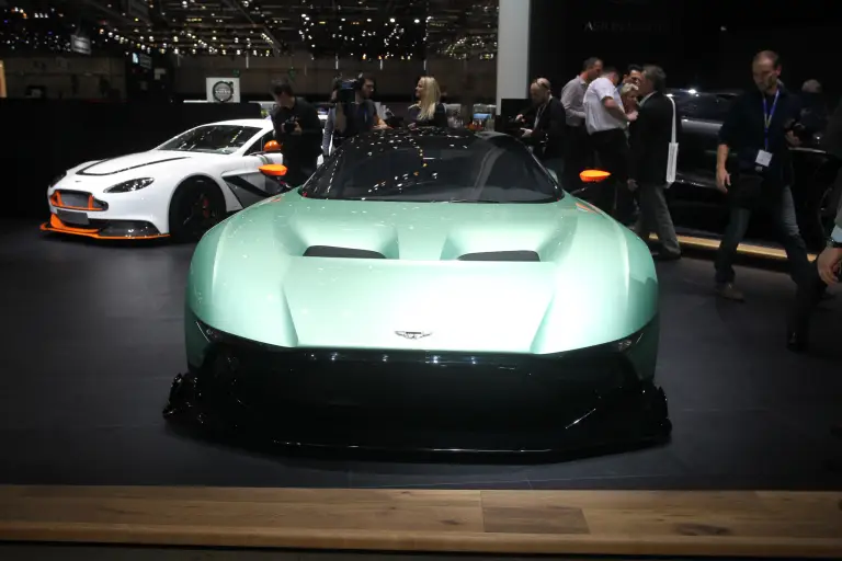 Aston Martin Vulcan - Salone di Ginevra 2015 - 7