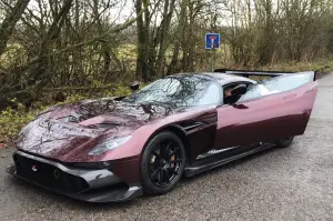 Aston Martin Vulcan - Versione stradale