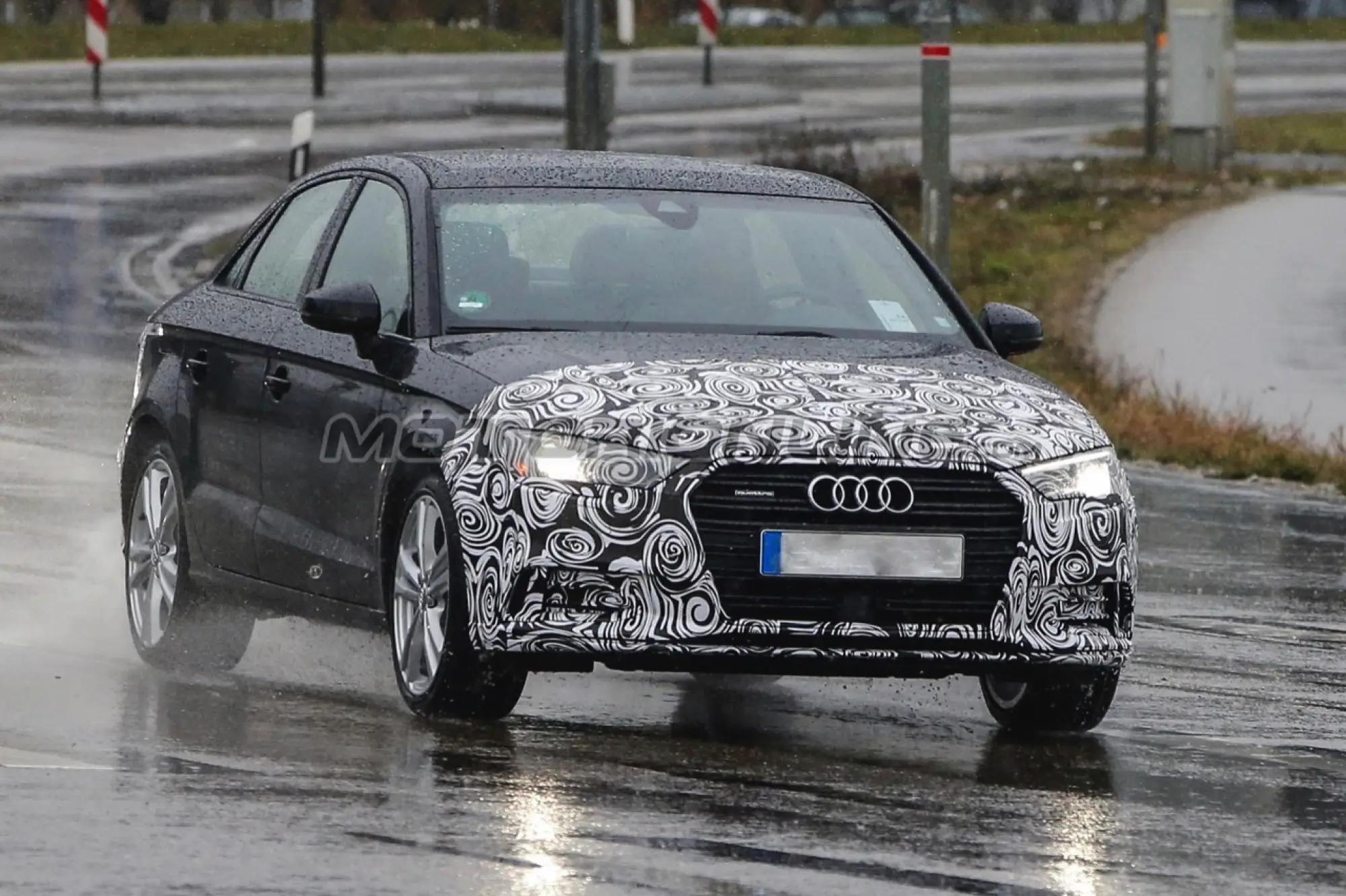 Audi A3 berlina facelift - Foto spia 11-12-2015 - 1