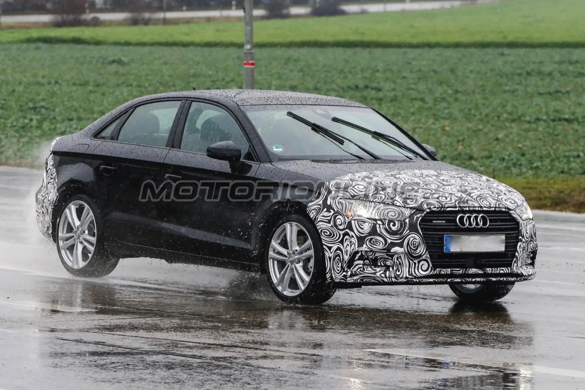 Audi A3 berlina facelift - Foto spia 11-12-2015 - 3