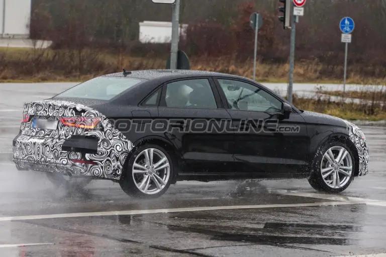 Audi A3 berlina facelift - Foto spia 11-12-2015 - 8