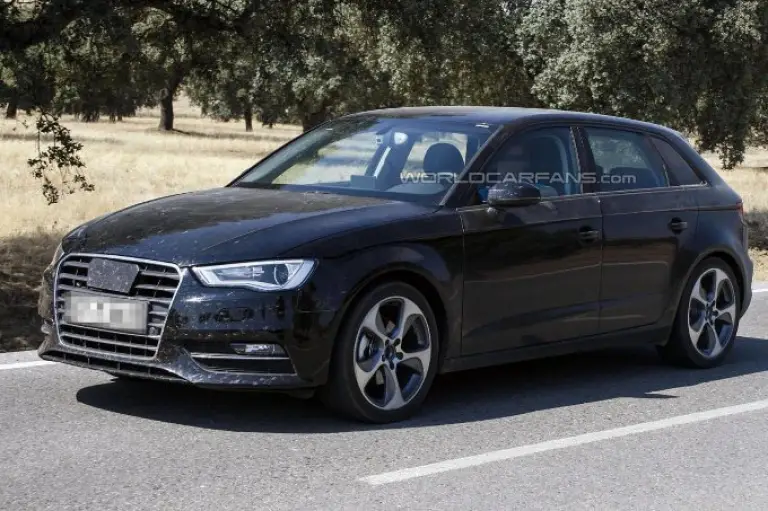 Audi A3 Sportback foto spia - 1