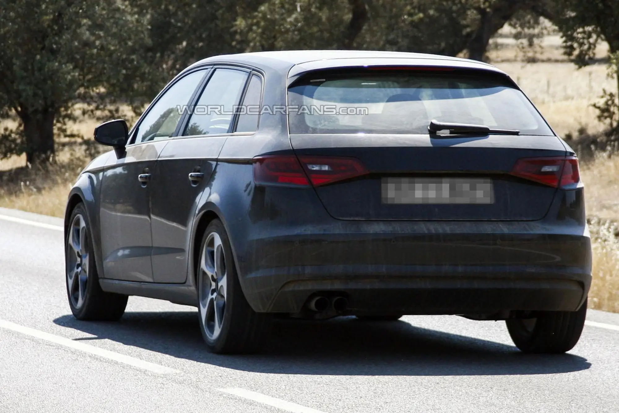 Audi A3 Sportback foto spia - 4