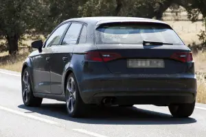 Audi A3 Sportback foto spia - 4