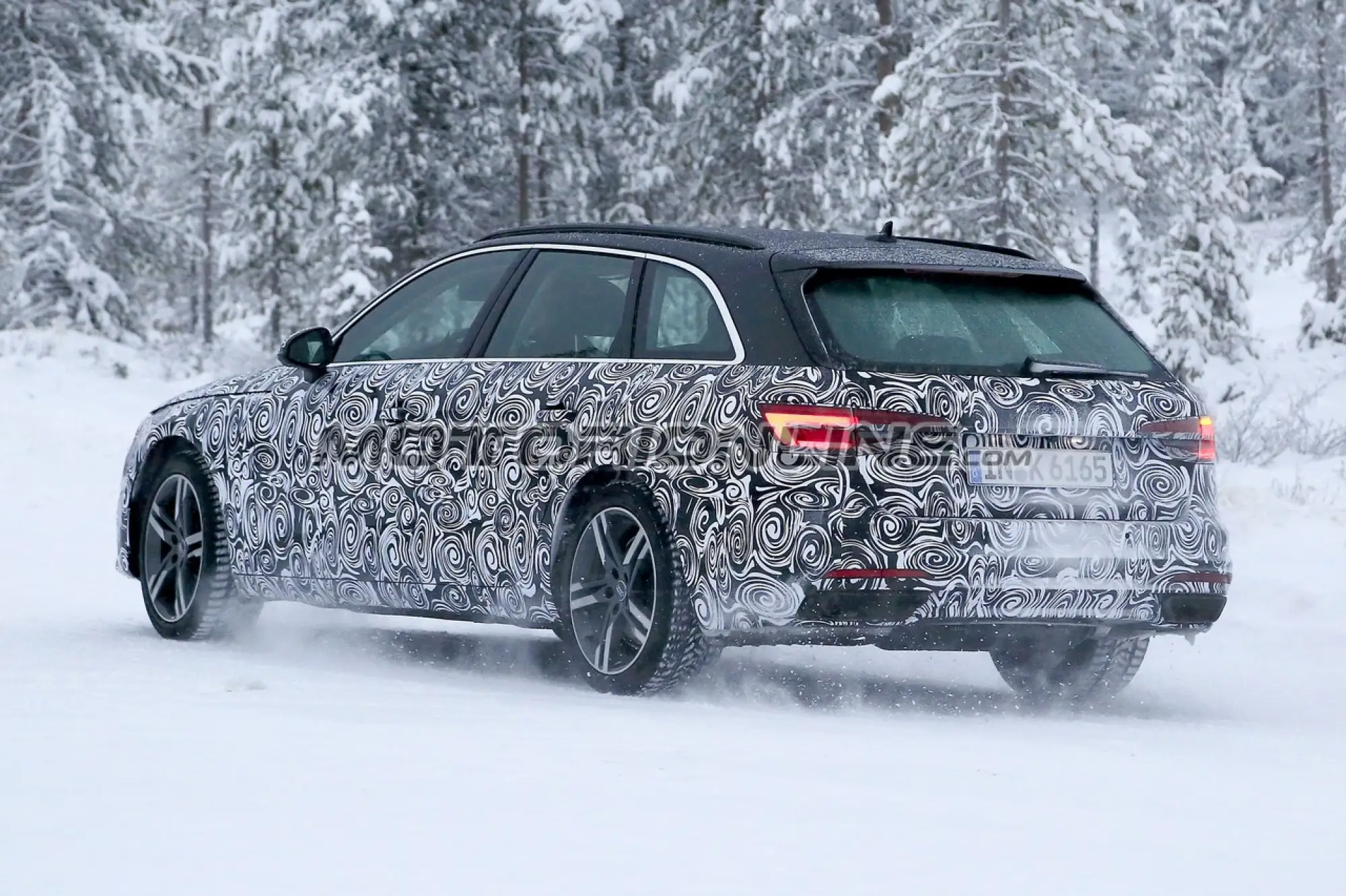 Audi A4 Avant MY 2020 foto spia 10 dicembre 2018 - 10