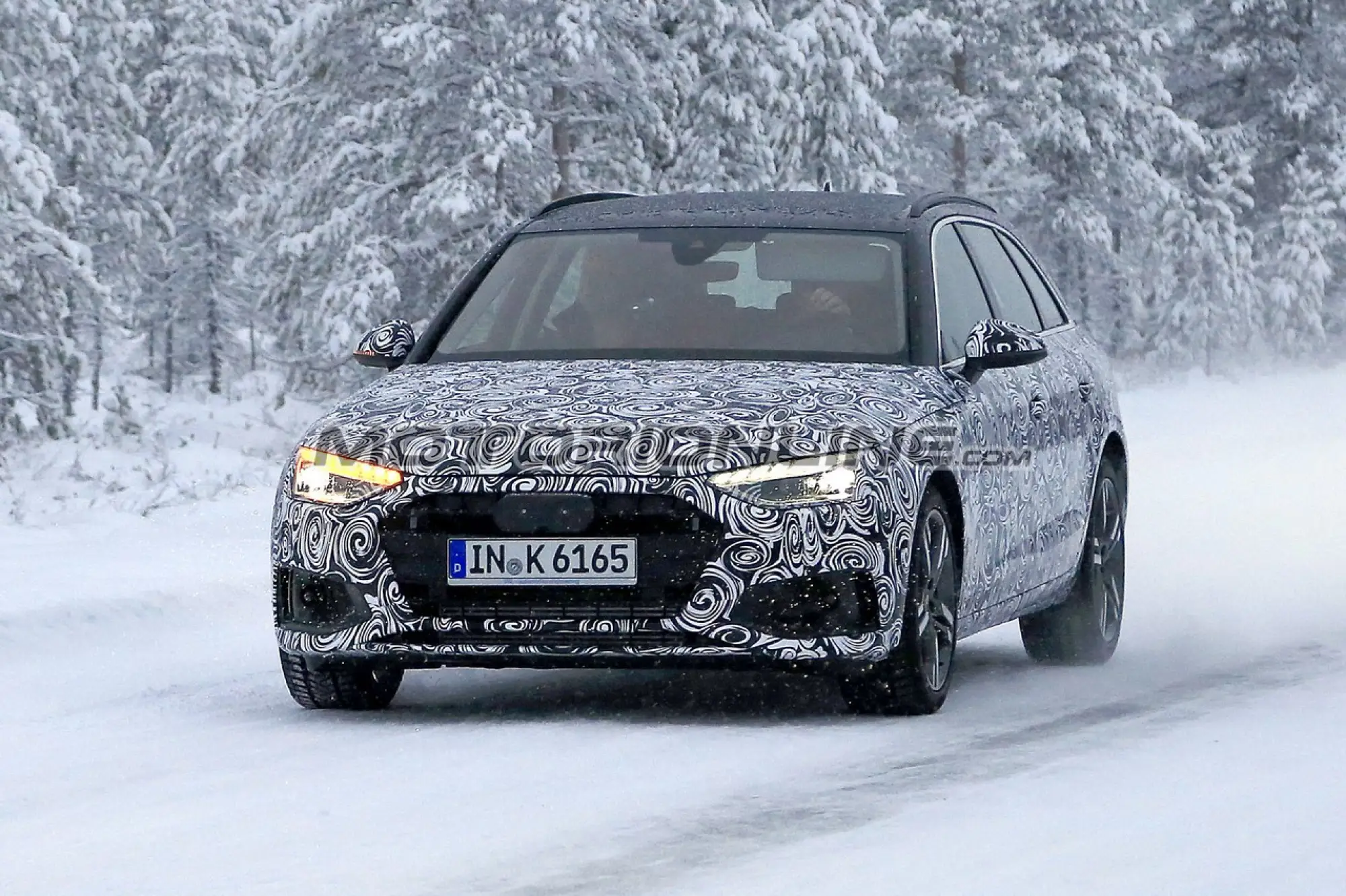 Audi A4 Avant MY 2020 foto spia 10 dicembre 2018 - 2