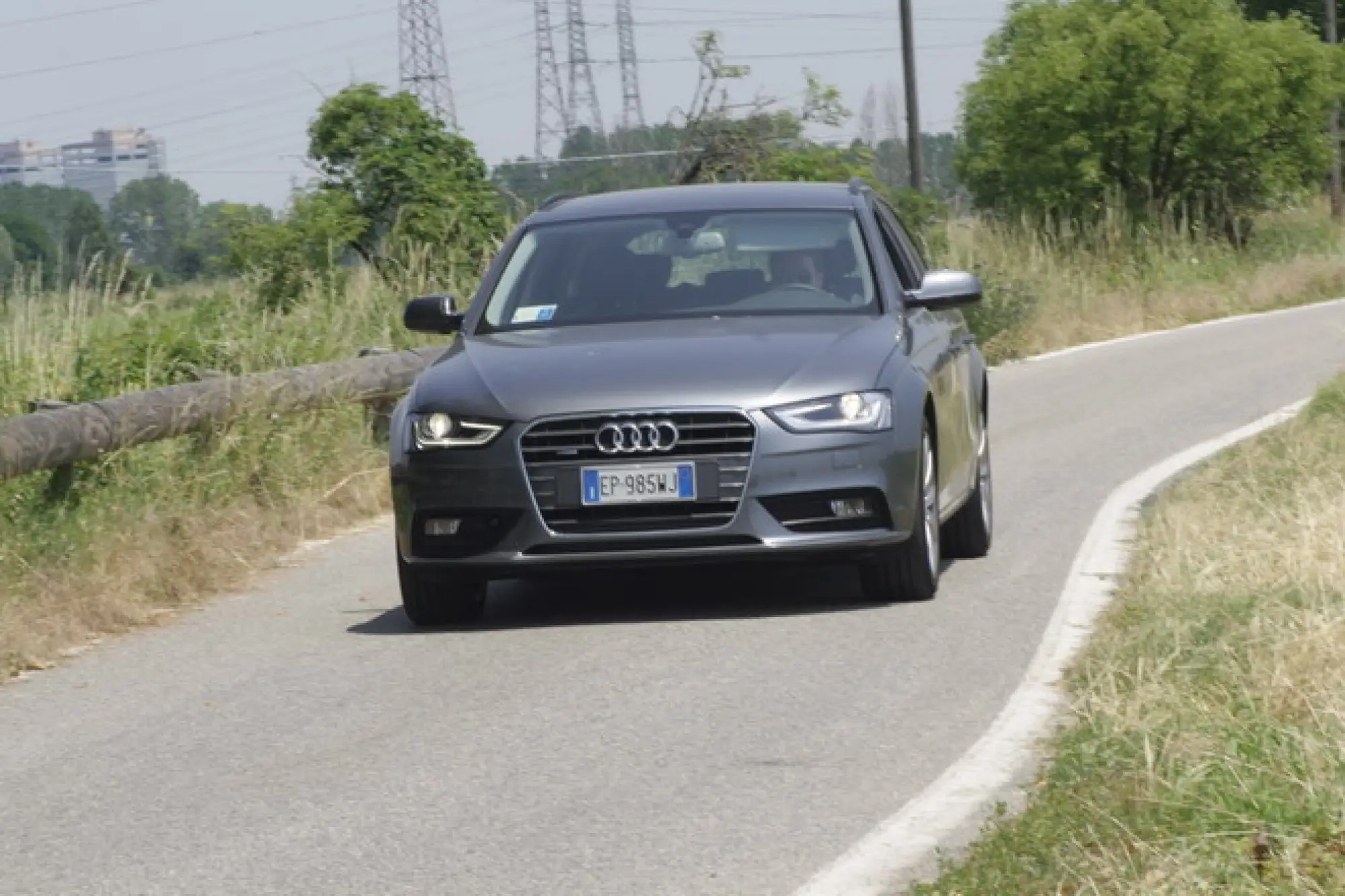 Audi A4 Avant Quattro: prova su strada - 24