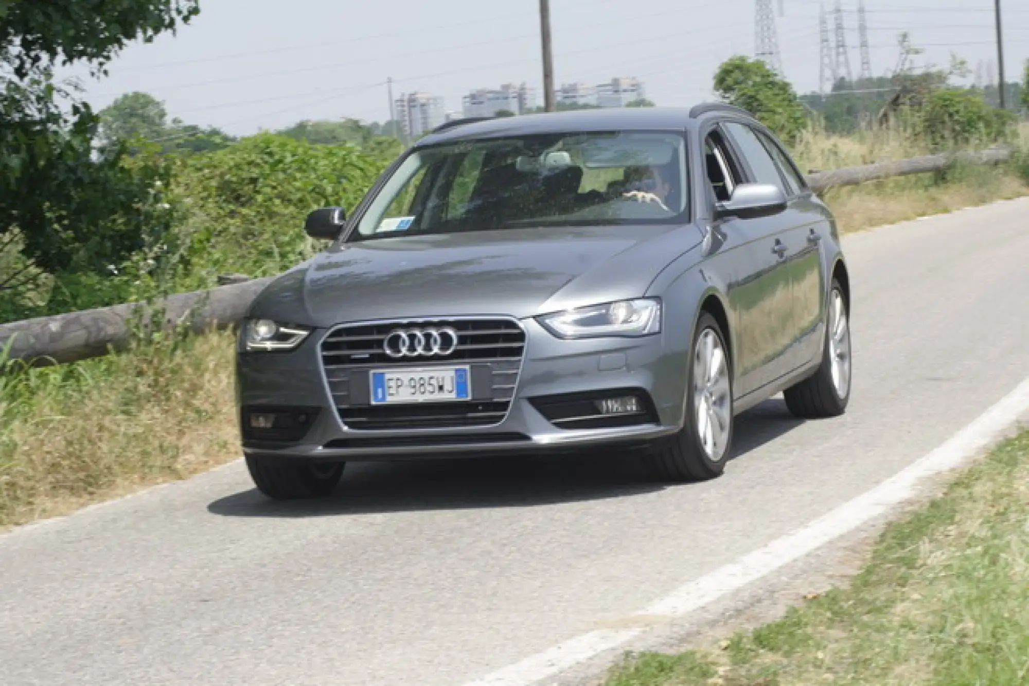 Audi A4 Avant Quattro: prova su strada - 26