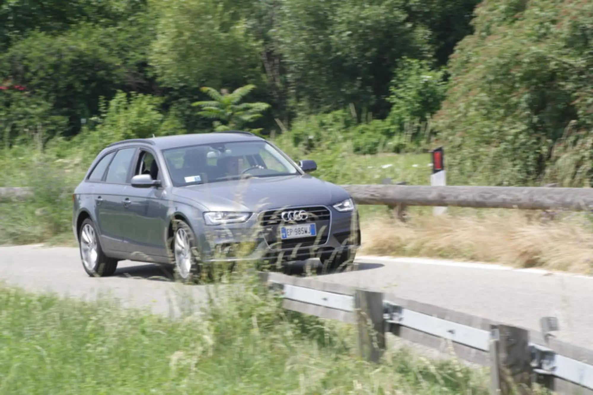 Audi A4 Avant Quattro: prova su strada - 32