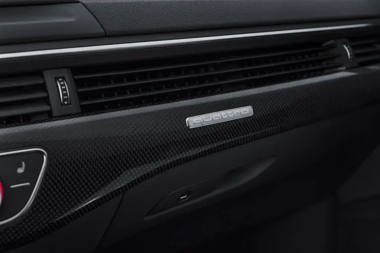 Audi A4 Avant S line Black - 16