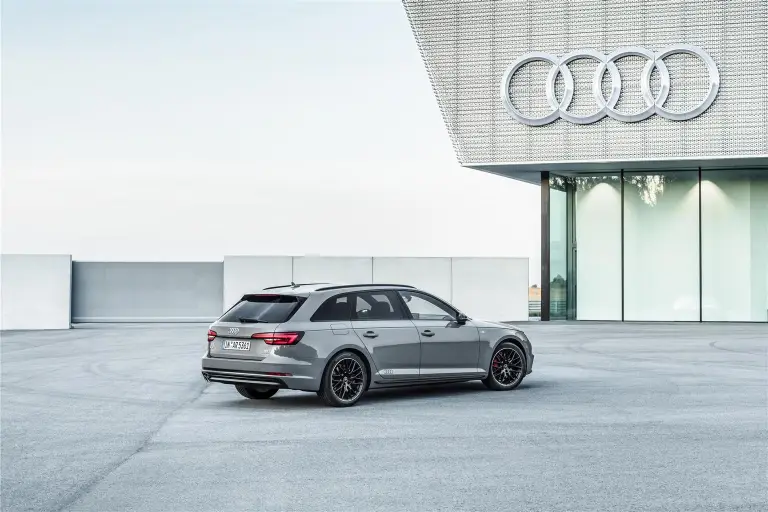 Audi A4 Avant S line Black - 6