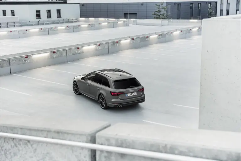 Audi A4 Avant S line Black - 9