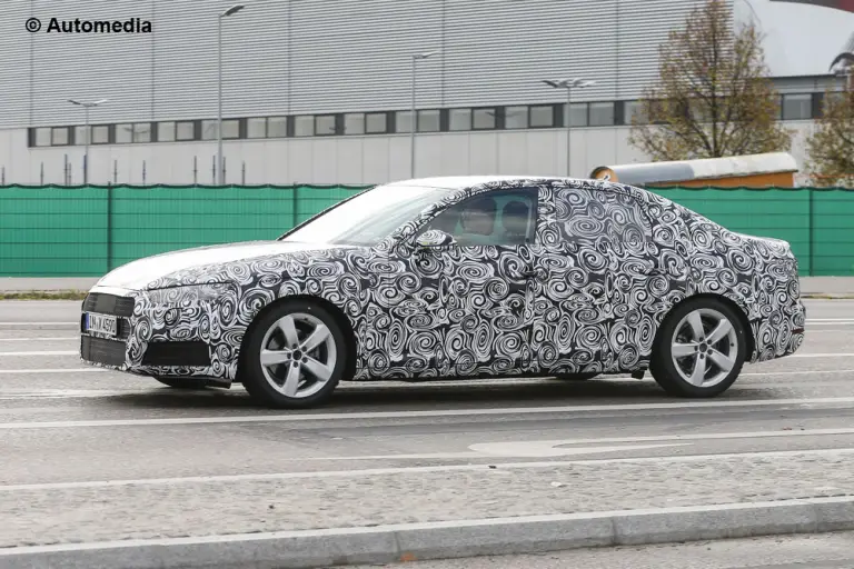 Audi A4 - foto spia esclusive (ottobre 2014) - 2
