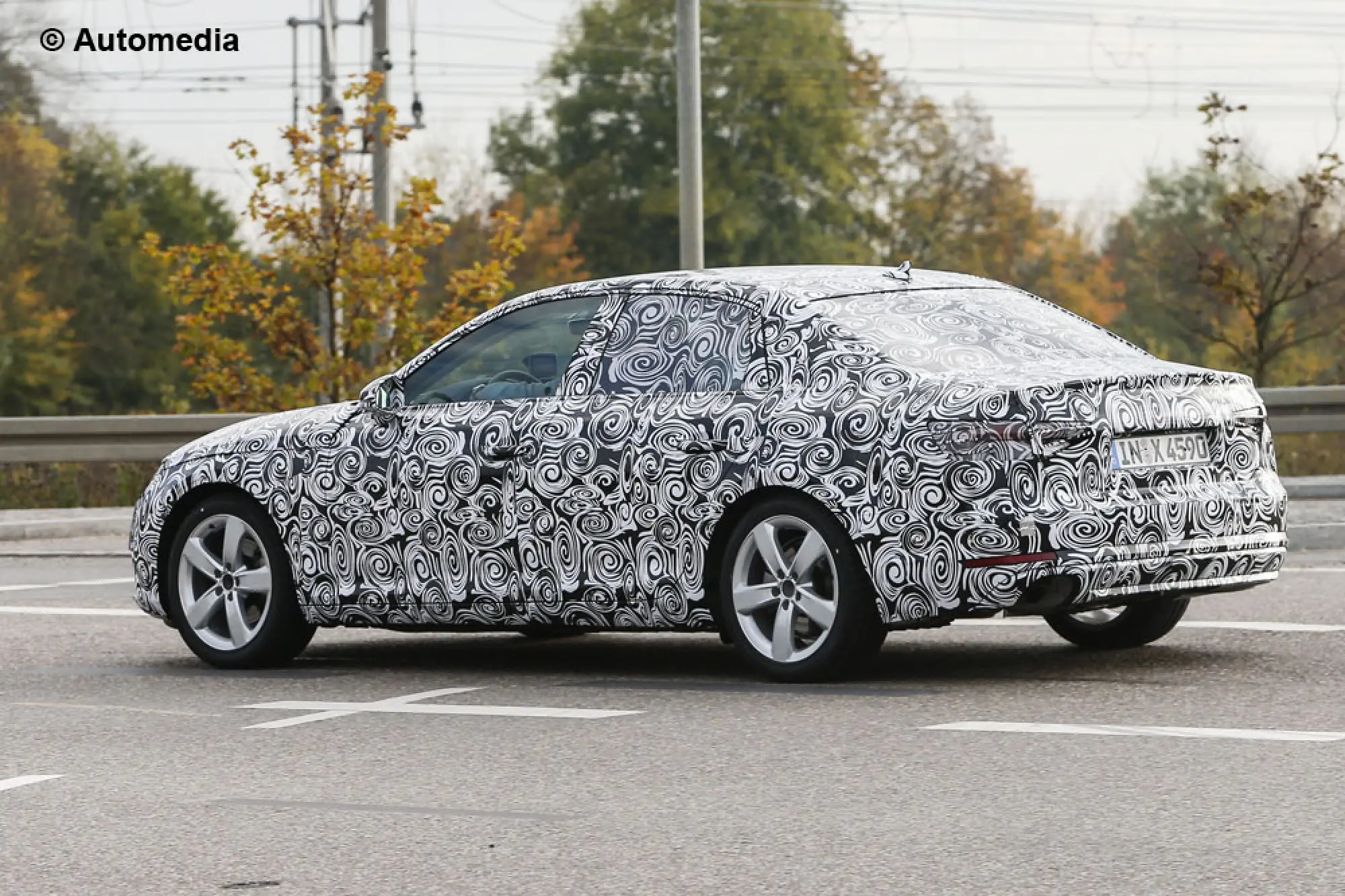 Audi A4 - foto spia esclusive (ottobre 2014) - 6