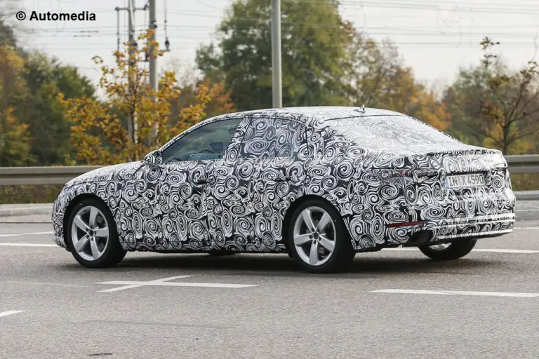 Audi A4 - foto spia esclusive (ottobre 2014) - 6