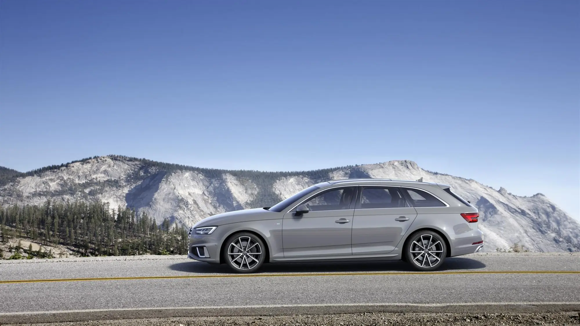 Audi A4 MY 2019  - 24