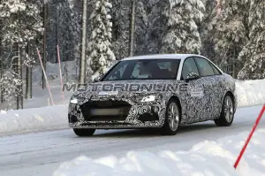 Audi A4 MY 2020 foto spia 12 dicembre 2018