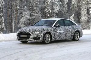 Audi A4 MY 2020 foto spia 12 dicembre 2018