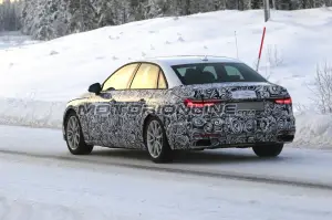 Audi A4 MY 2020 foto spia 12 dicembre 2018
