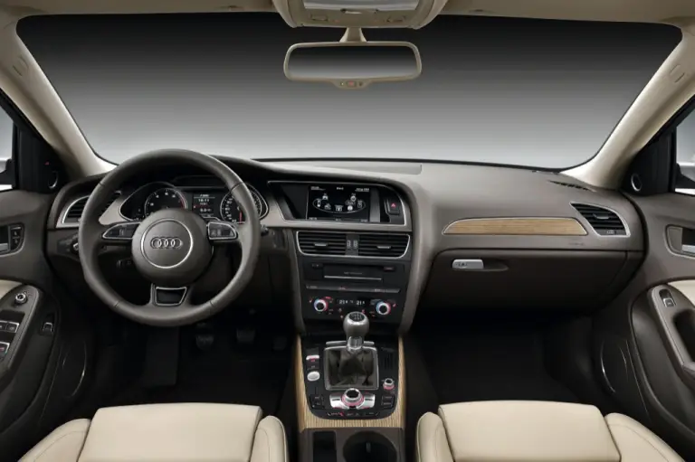 Audi A4 restyling 2011 - 7