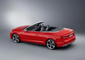 Audi A5 e S5 Cabriolet MY 2018 - nuova galleria - 13