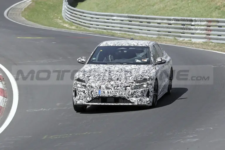 Audi A6 e-tron - Foto Spia 12-04-2022 - 8