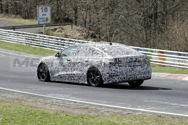 Audi A6 e-tron - Foto Spia 12-04-2022 - 21
