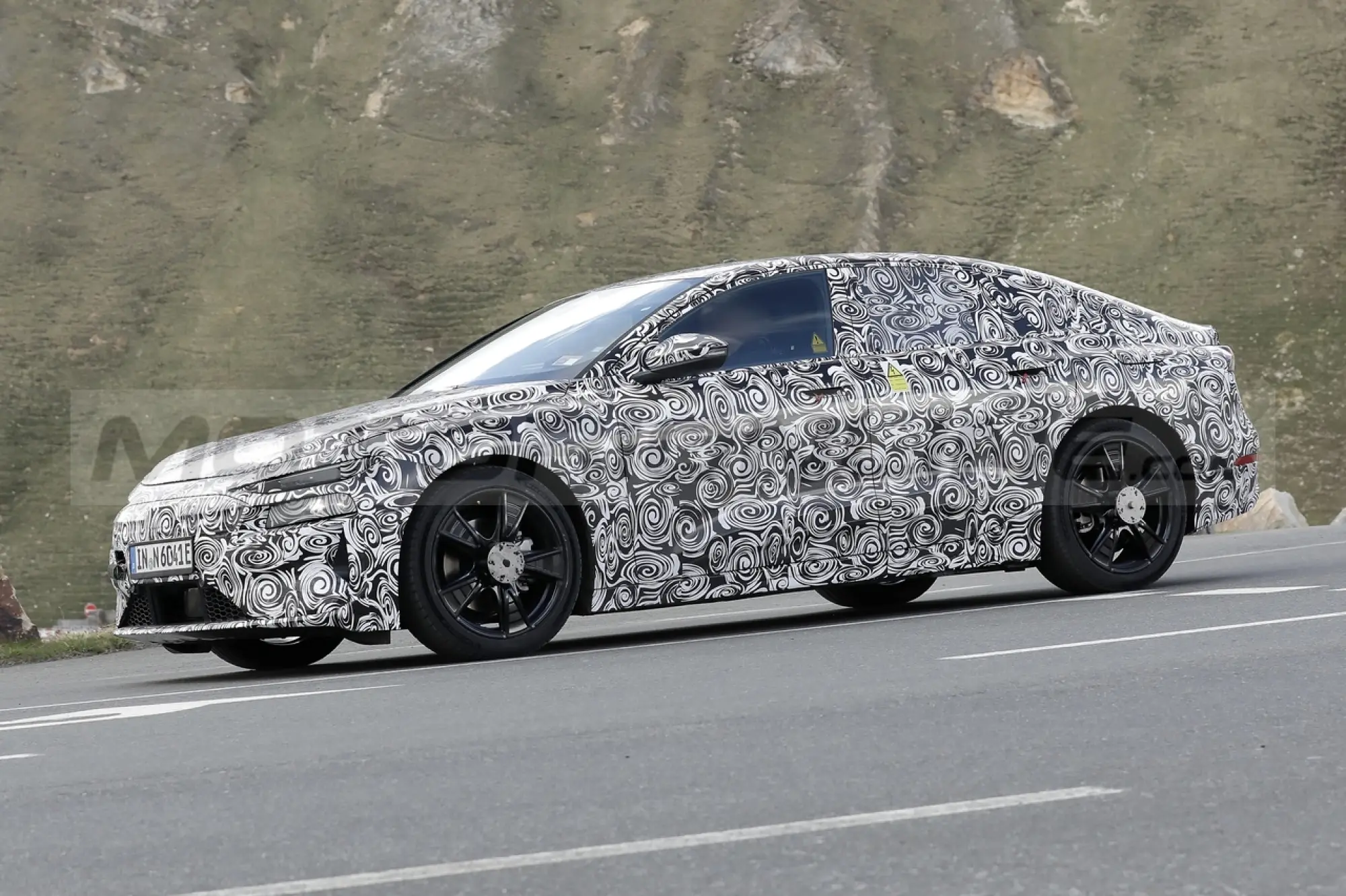 Audi A6 e-tron - Foto Spia 31-05-2022 - 7