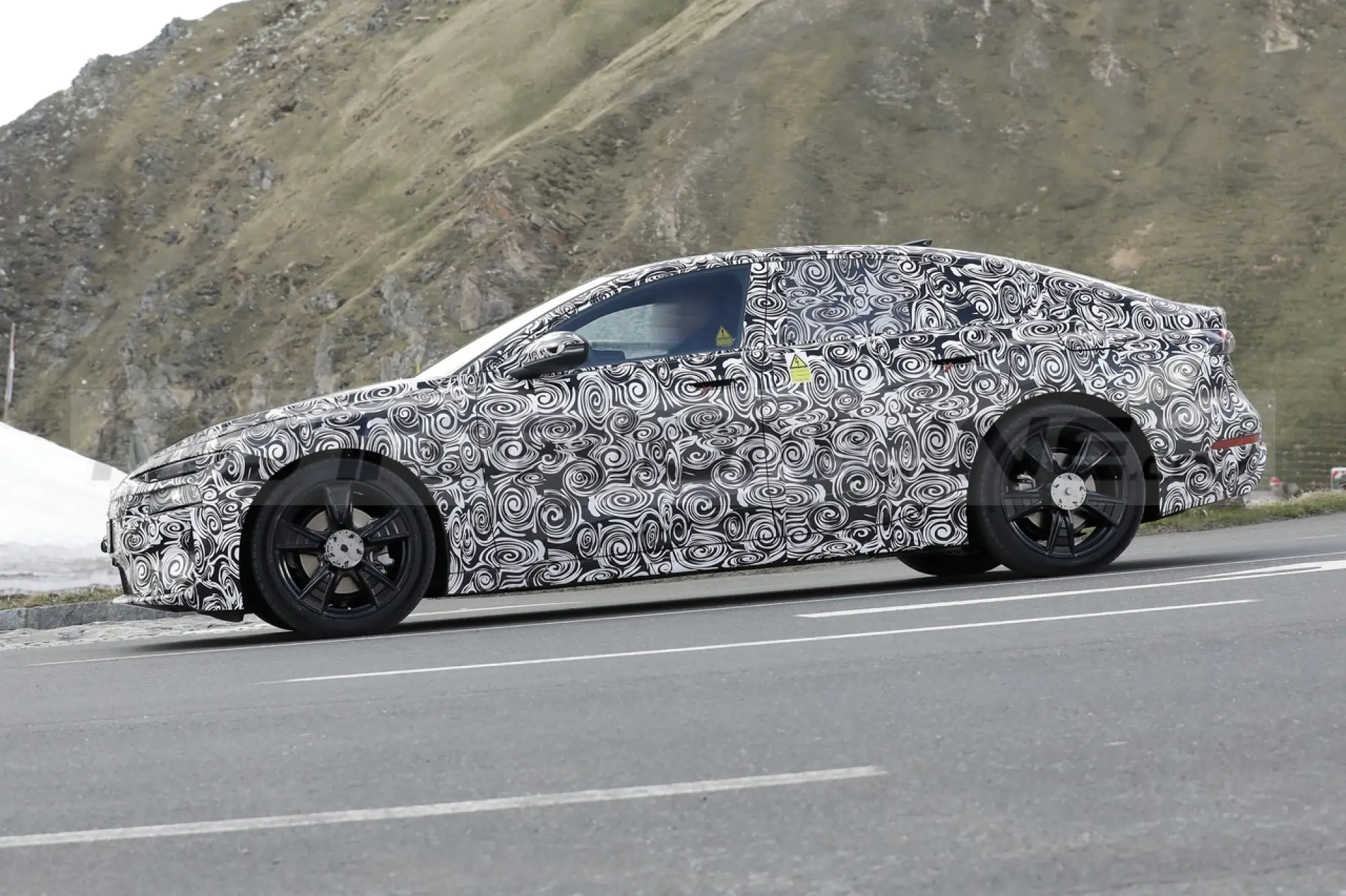 Audi A6 e-tron - Foto Spia 31-05-2022 - 17