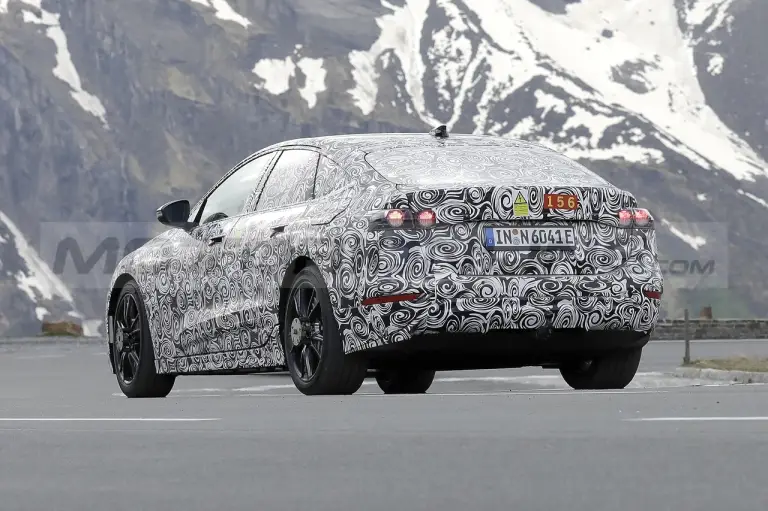 Audi A6 e-tron - Foto Spia 31-05-2022 - 21
