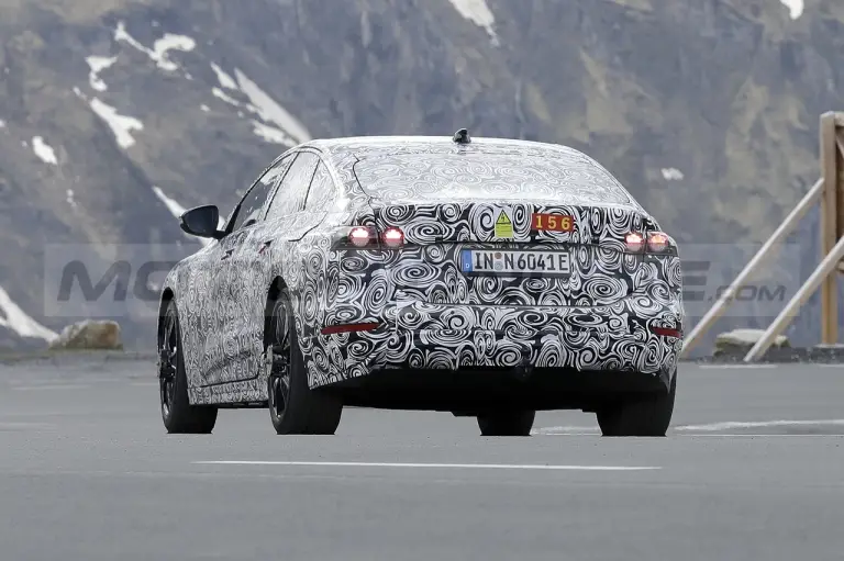 Audi A6 e-tron - Foto Spia 31-05-2022 - 13