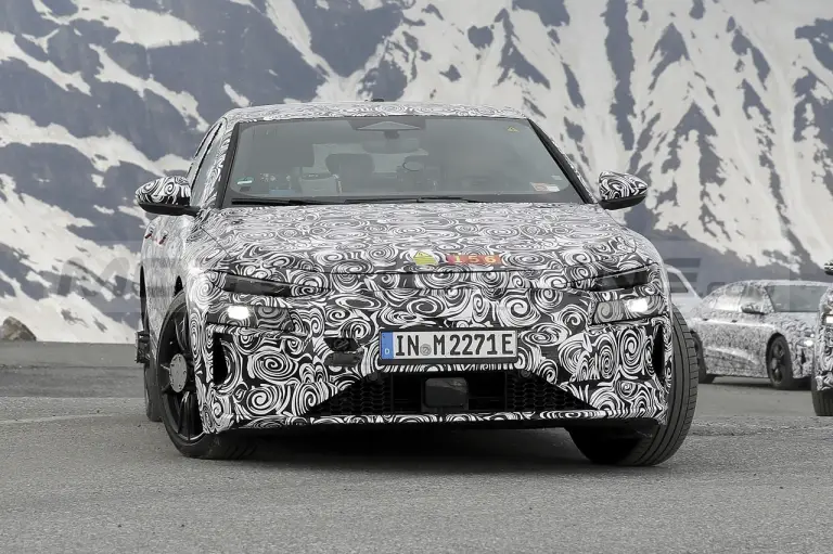 Audi A6 e-tron - Foto Spia 31-05-2022 - 26
