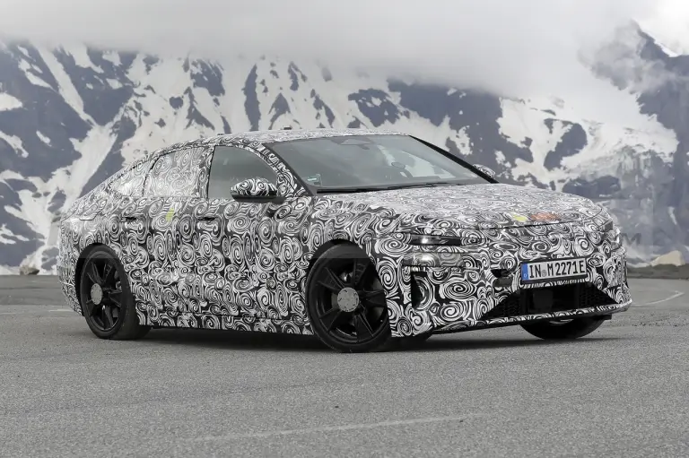 Audi A6 e-tron - Foto Spia 31-05-2022 - 29