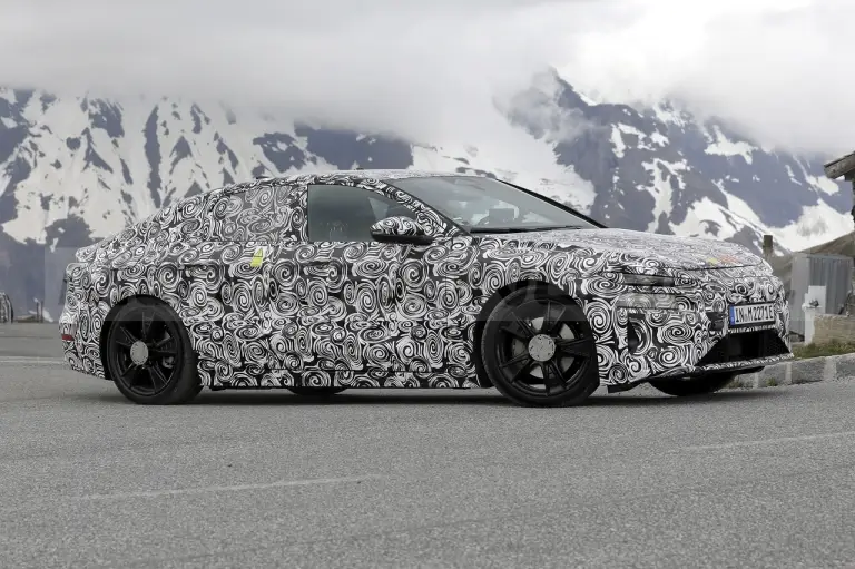 Audi A6 e-tron - Foto Spia 31-05-2022 - 30