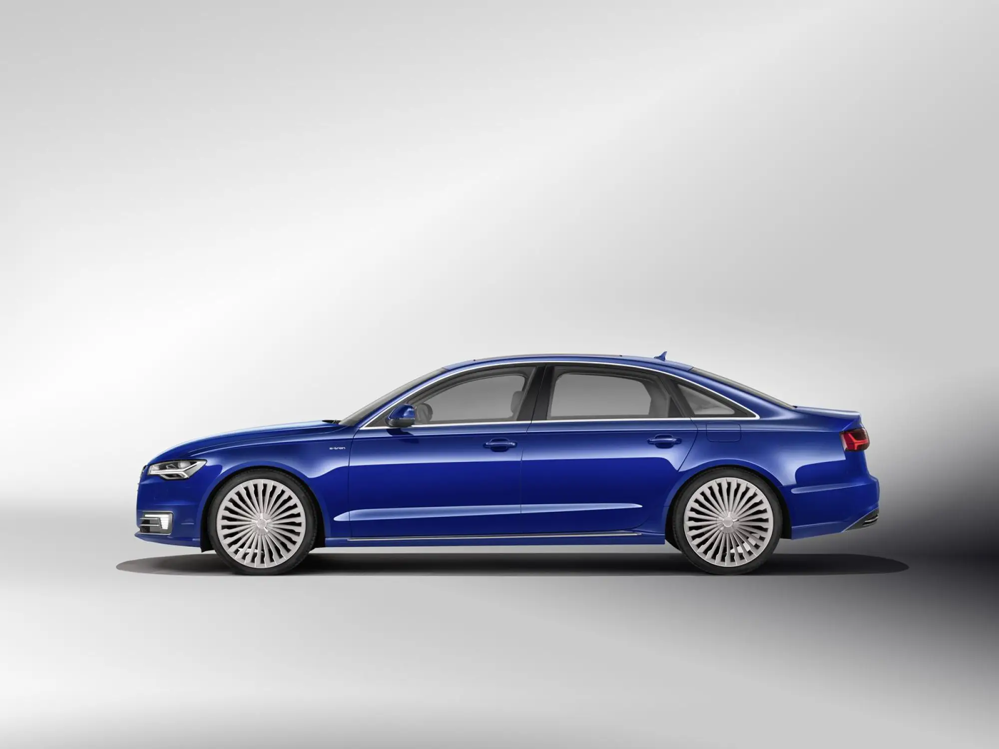 Audi A6 L e-tron - 7