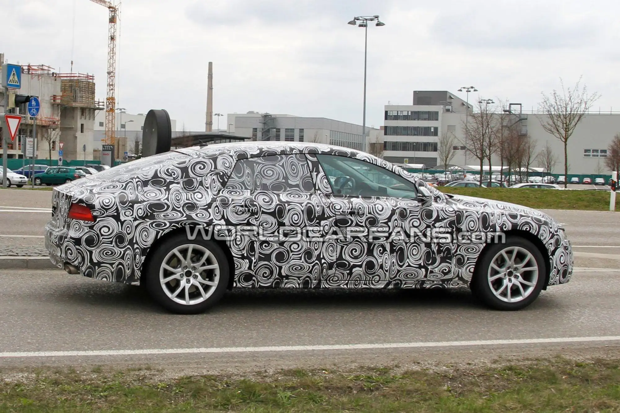 Audi A7: nuove foto spia - 3