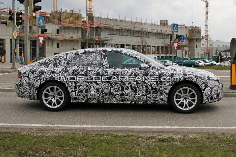 Audi A7: nuove foto spia - 4