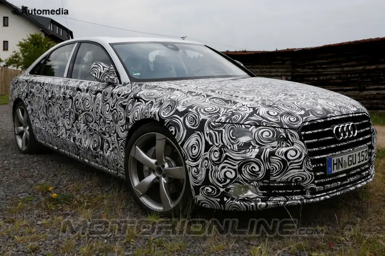 Audi A8 facelift 2014 - Foto spia 30-07-2013 - 2