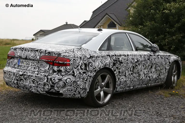 Audi A8 facelift 2014 - Foto spia 30-07-2013 - 4