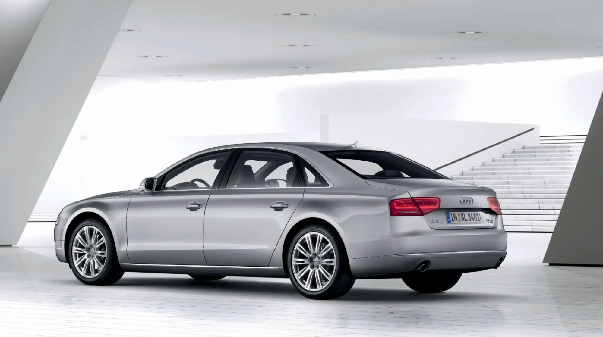 Audi A8 L 2011 - 1