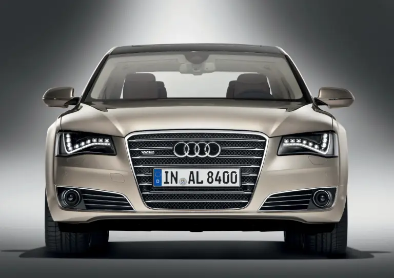 Audi A8 L 2011 - 17