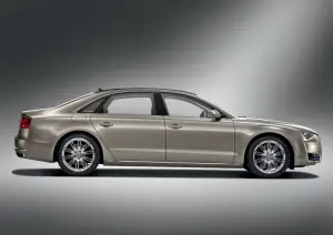 Audi A8 L 2011 - 19