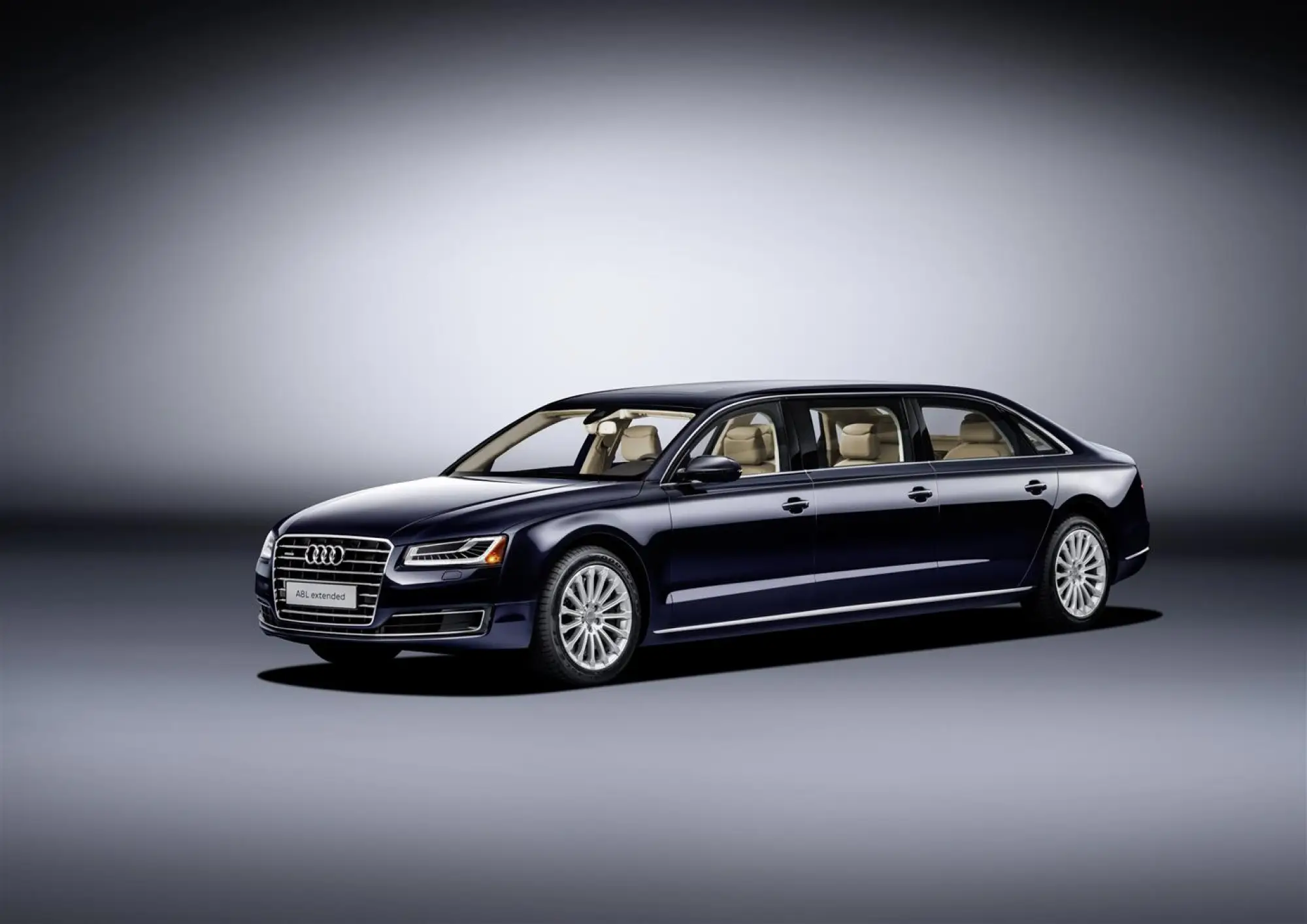 Audi A8 L extended - 1