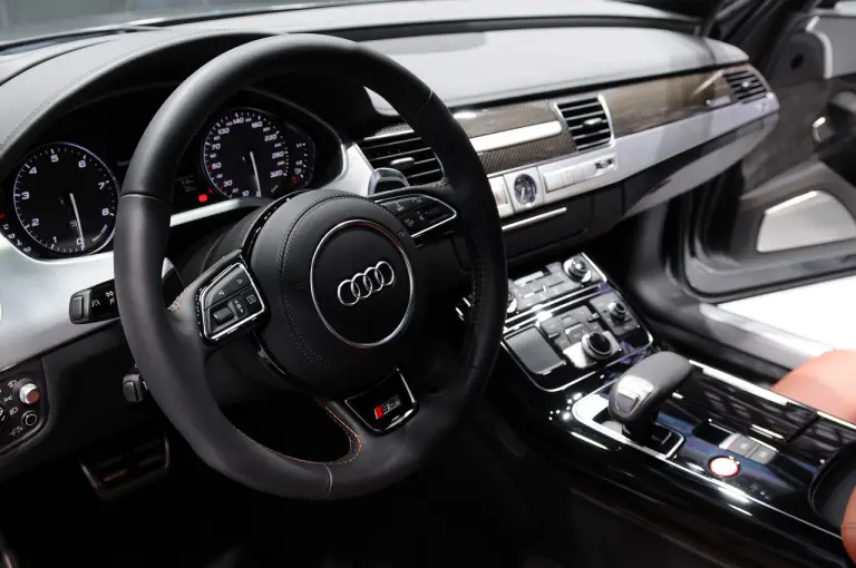 Audi A8 (live) - Salone di Francoforte 2013 - 4